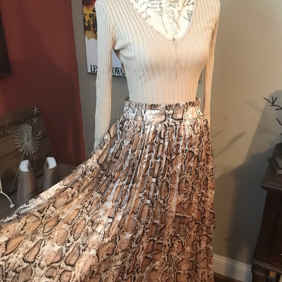 ❤️last one❤️ size M Snake print pleated midi skirt - Picture 5 of 6